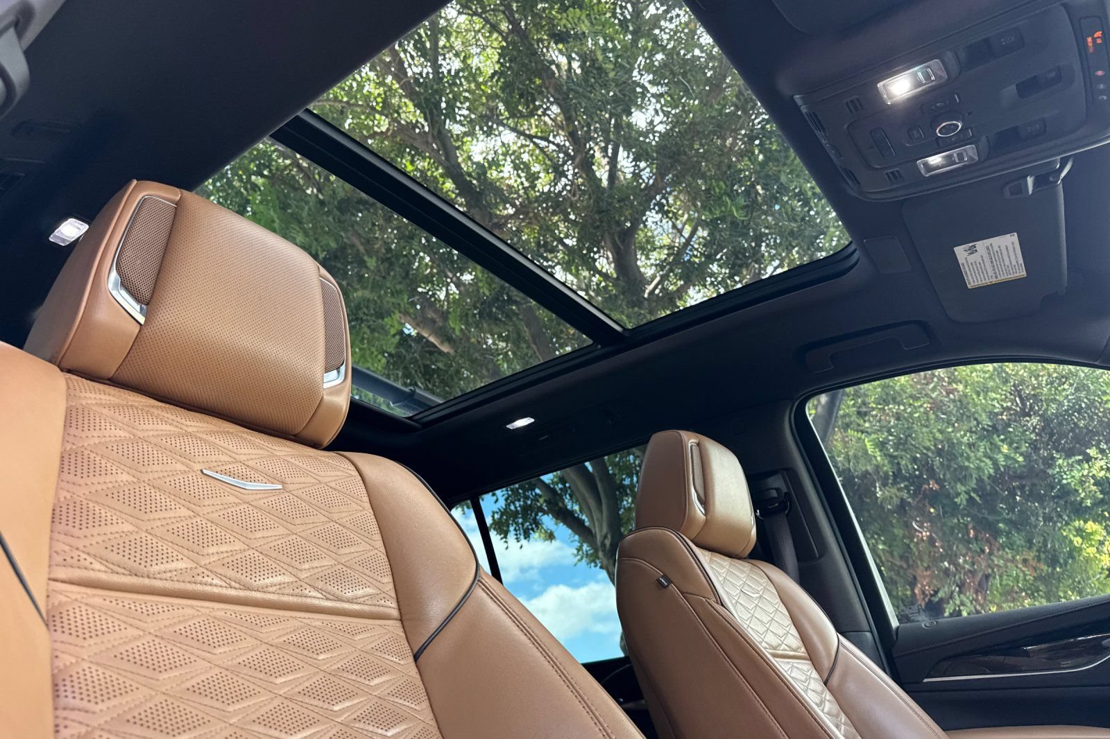 Used 2022 Cadillac Escalade ESV Sport w/ Touring Package AWD/4WD image 16