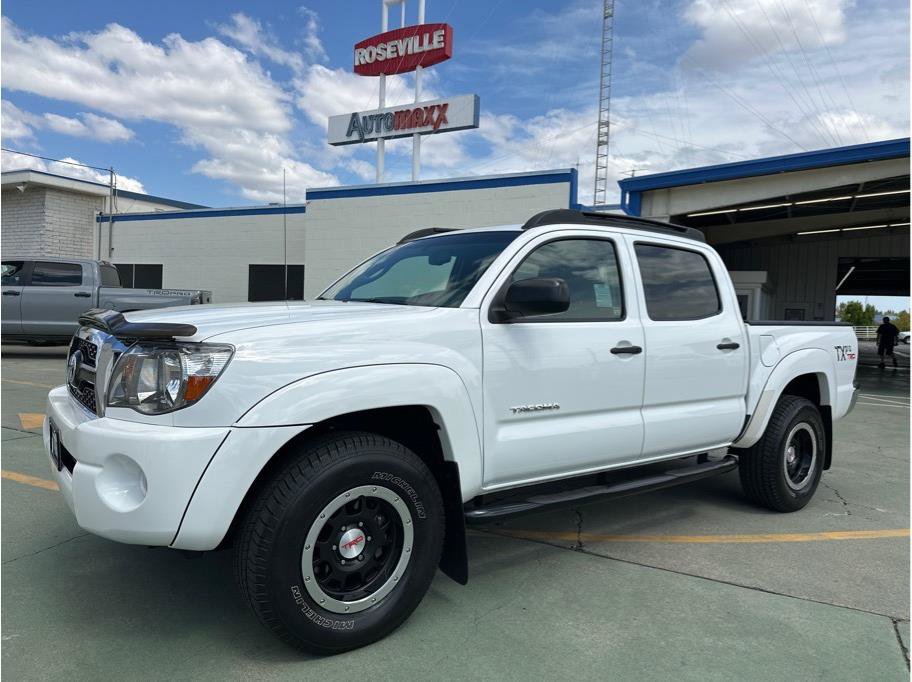 Used 2011 Toyota Tacoma 4x4 Double Cab w/ TRD Off-Road Pkg w/JBL Audio image 1