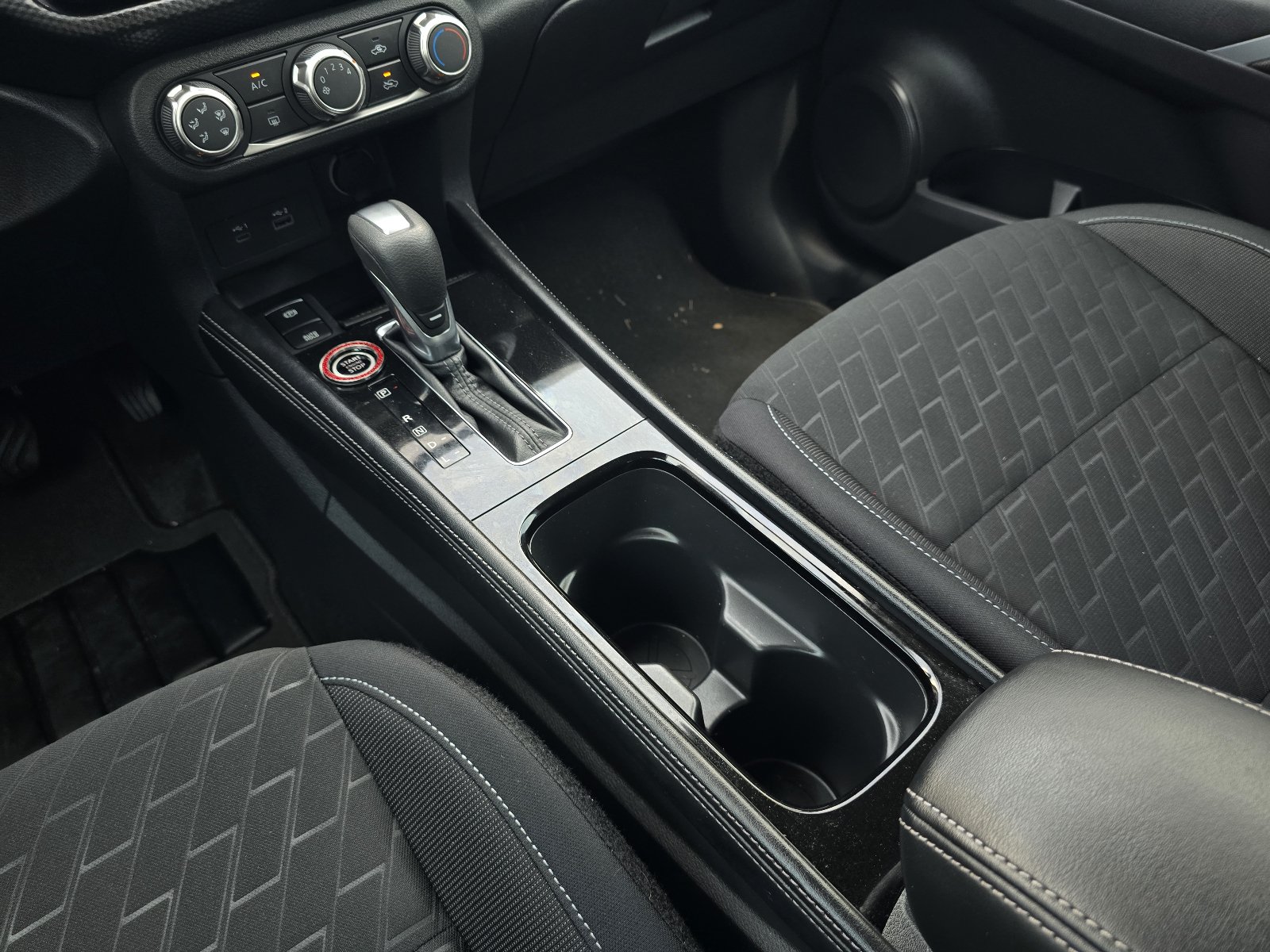 Certified 2024 Nissan Kicks SV FWD image 17