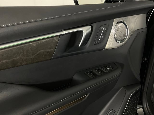 Used 2025 Buick Enclave Avenir w/ Super Cruise Package FWD image 30