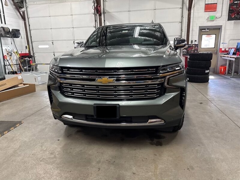 Used 2023 Chevrolet Suburban Premier AWD/4WD image 3