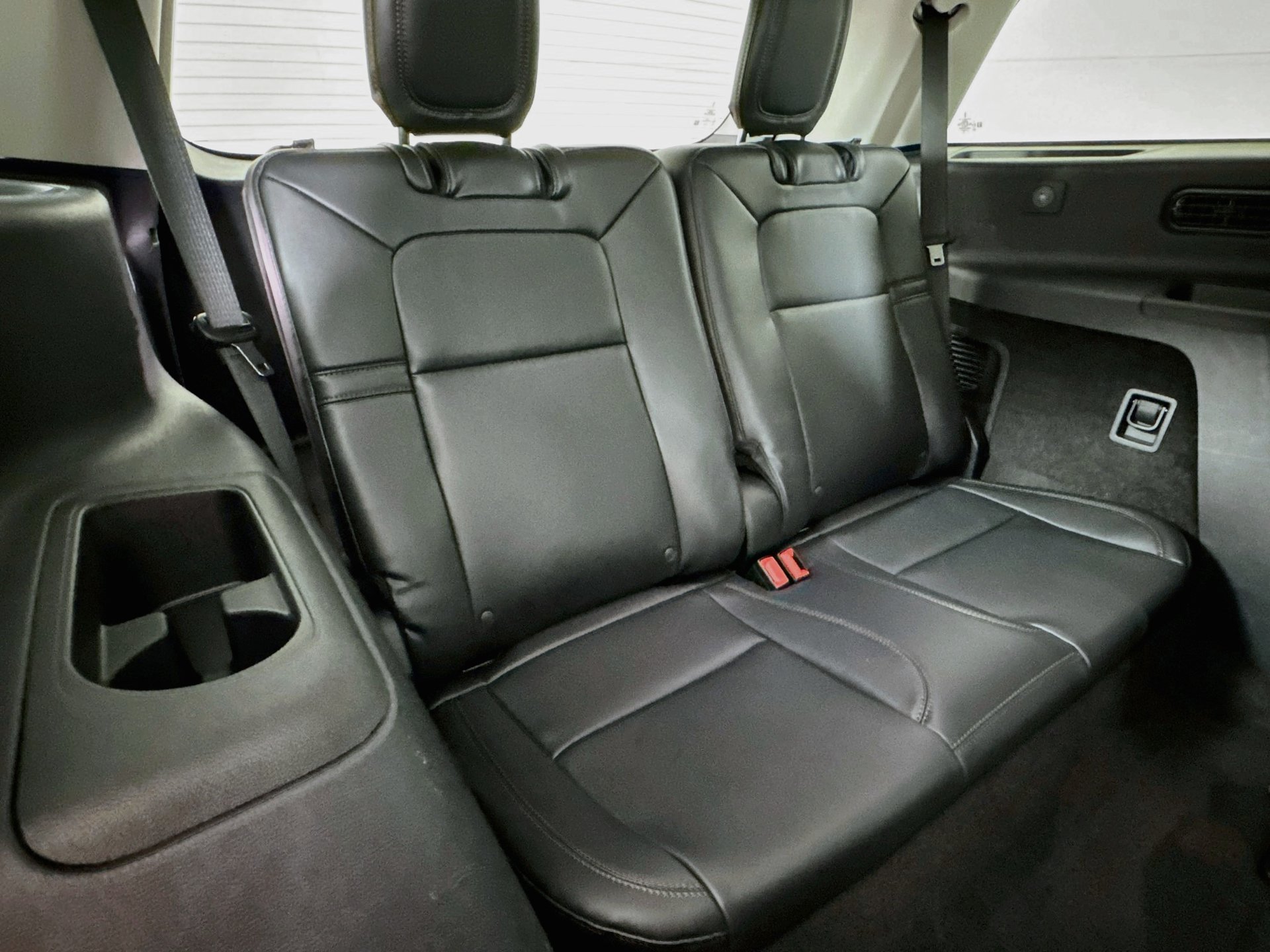 Used 2025 Lincoln Aviator AWD w/ Jet Appearance Package image 29