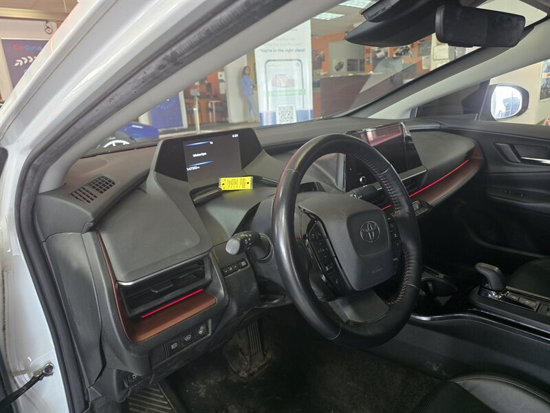 Used 2023 Toyota Prius Prime FWD image 7