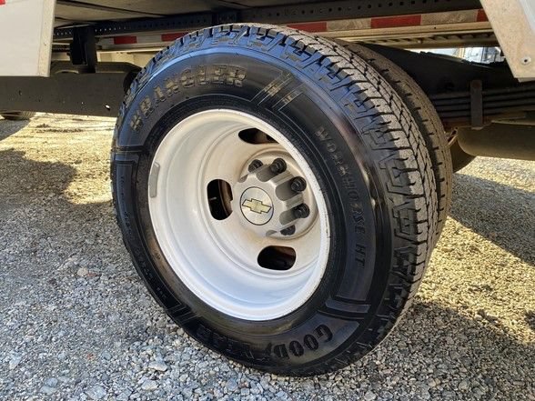 Used 2024 Chevrolet Express 3500 w/ Power Convenience Package RWD image 41