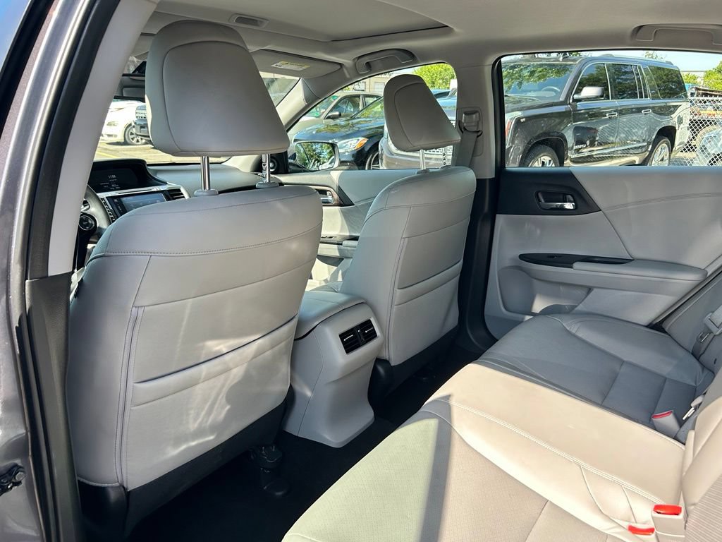 Used 2017 Honda Accord EX-L image 18