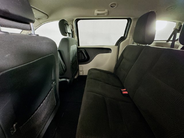 Used 2018 Dodge Grand Caravan SE w/ UConnect Hands-Free Group FWD image 20