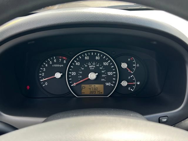 Used 2009 Kia Rondo LX FWD image 25