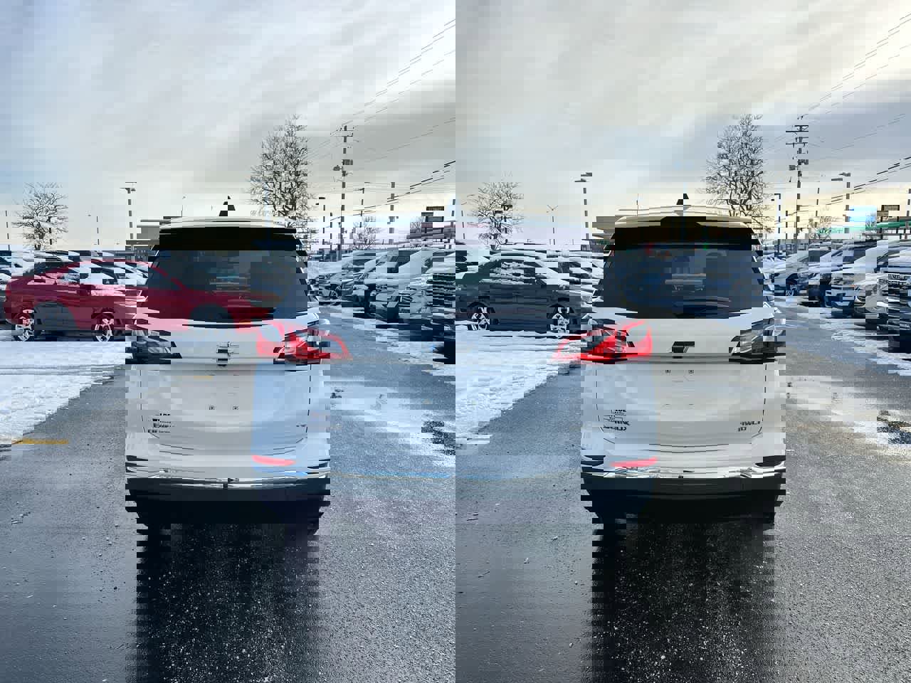 Used 2020 Chevrolet Equinox LT w/ Driver Convenience Package image 12