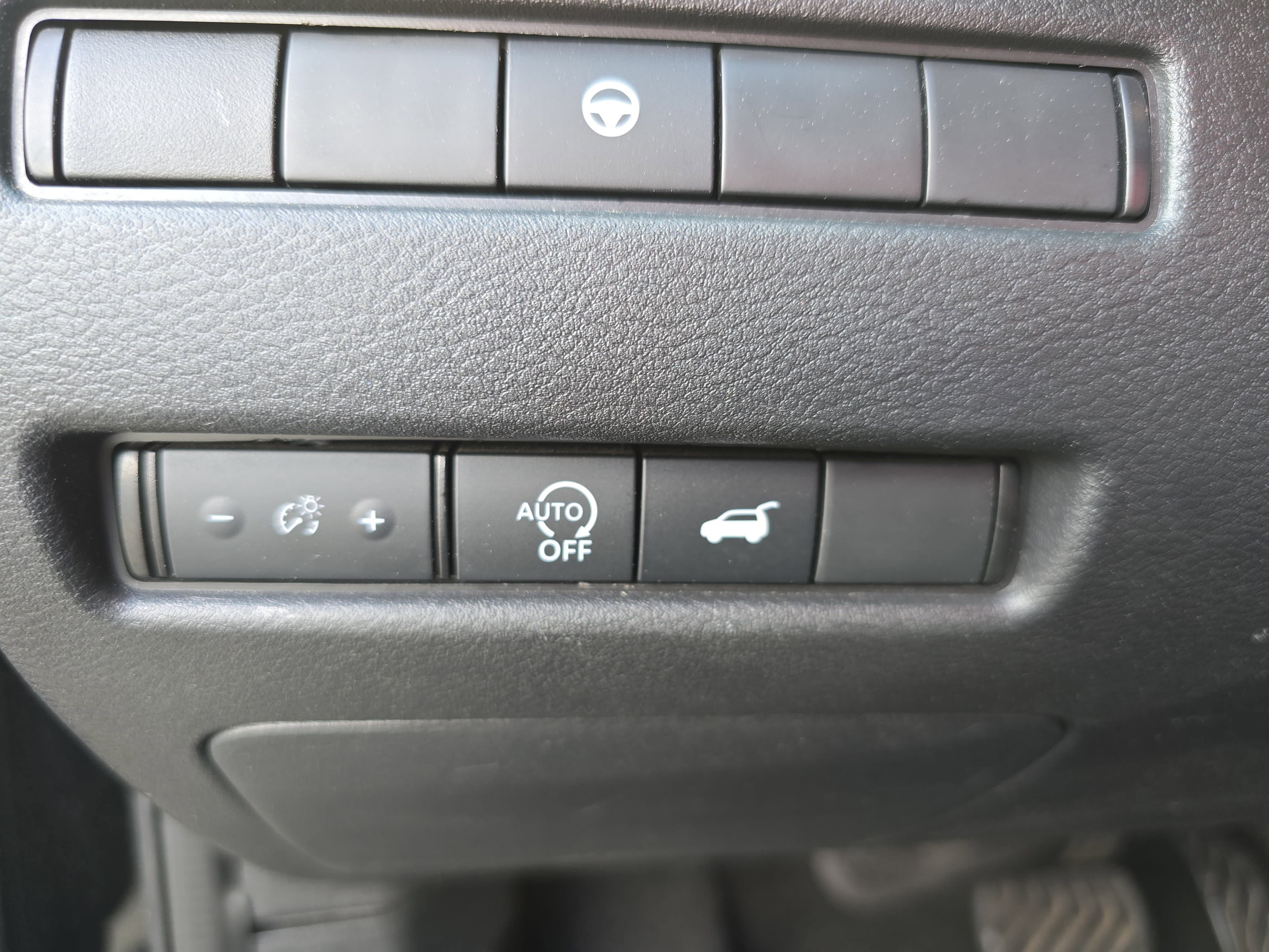 Used 2024 Nissan Rogue SV image 26