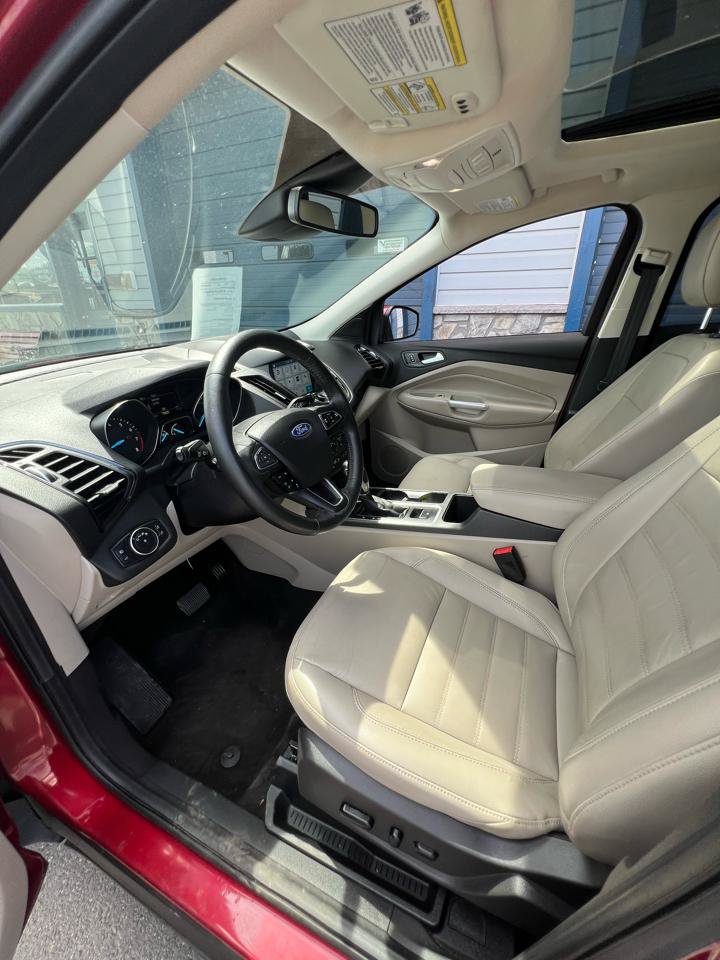 Used 2019 Ford Escape Titanium AWD/4WD image 15