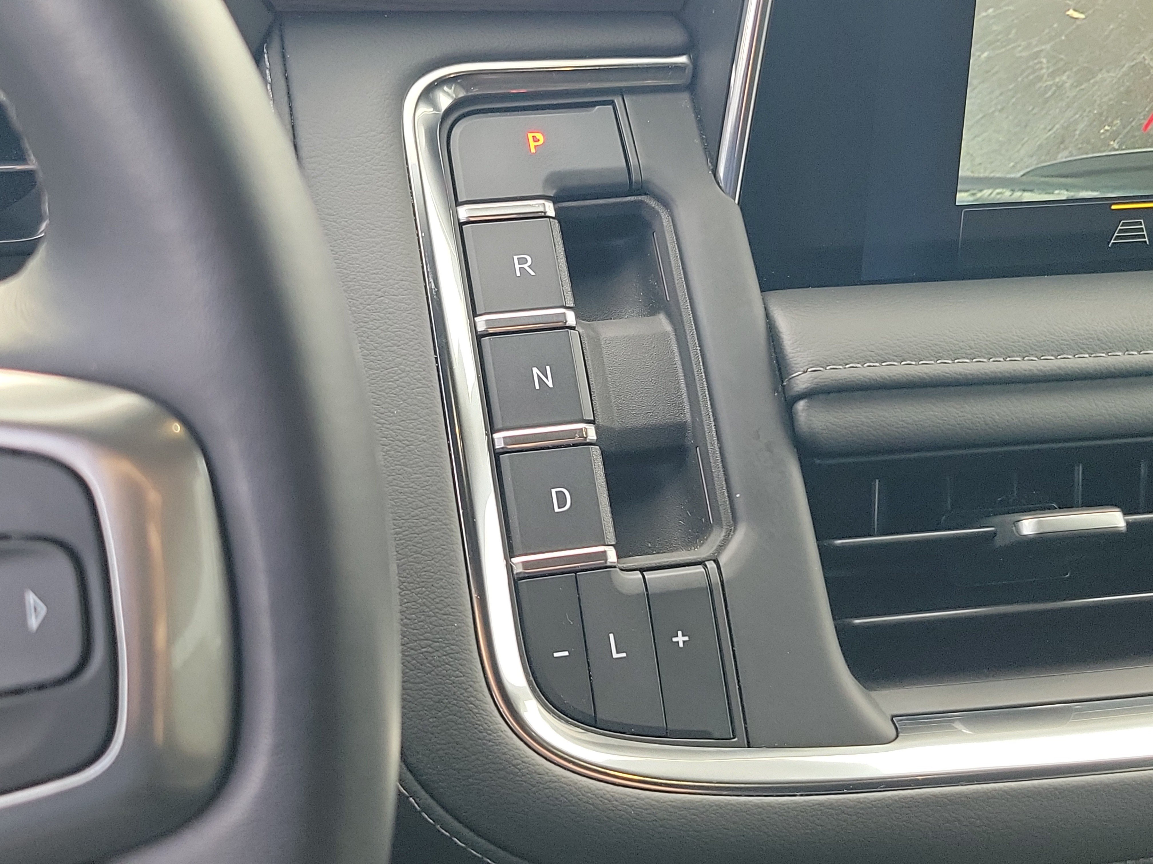 Used 2022 Chevrolet Suburban Z71 AWD/4WD image 29