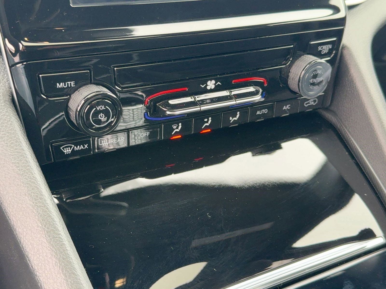 New 2025 Jeep Grand Cherokee Laredo X image 25