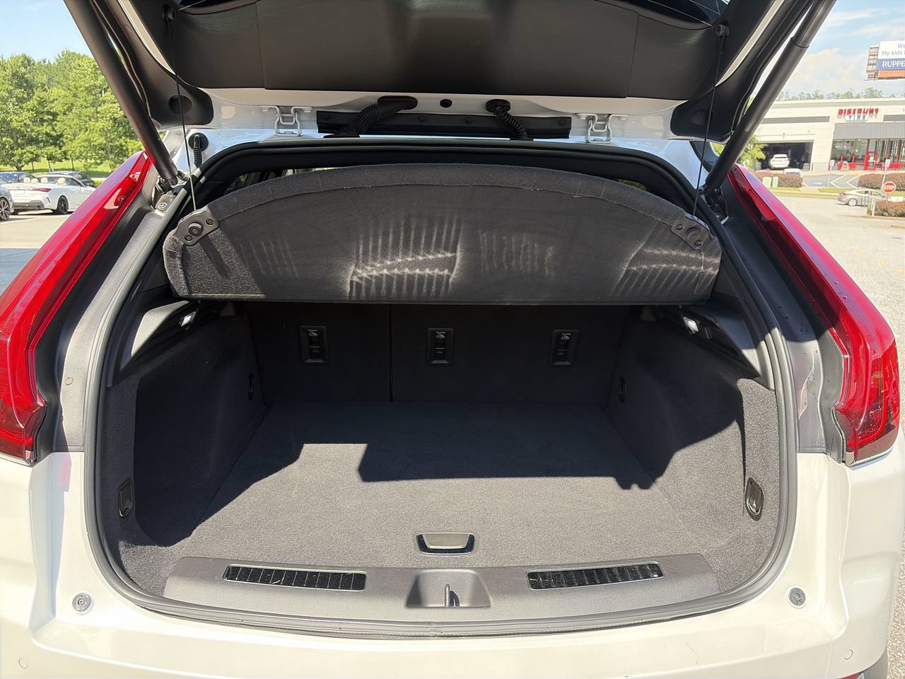Used 2021 Cadillac XT4 Premium Luxury FWD image 35