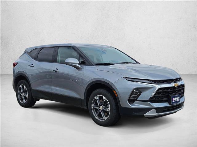 Used 2025 Chevrolet Blazer LT AWD/4WD image 3