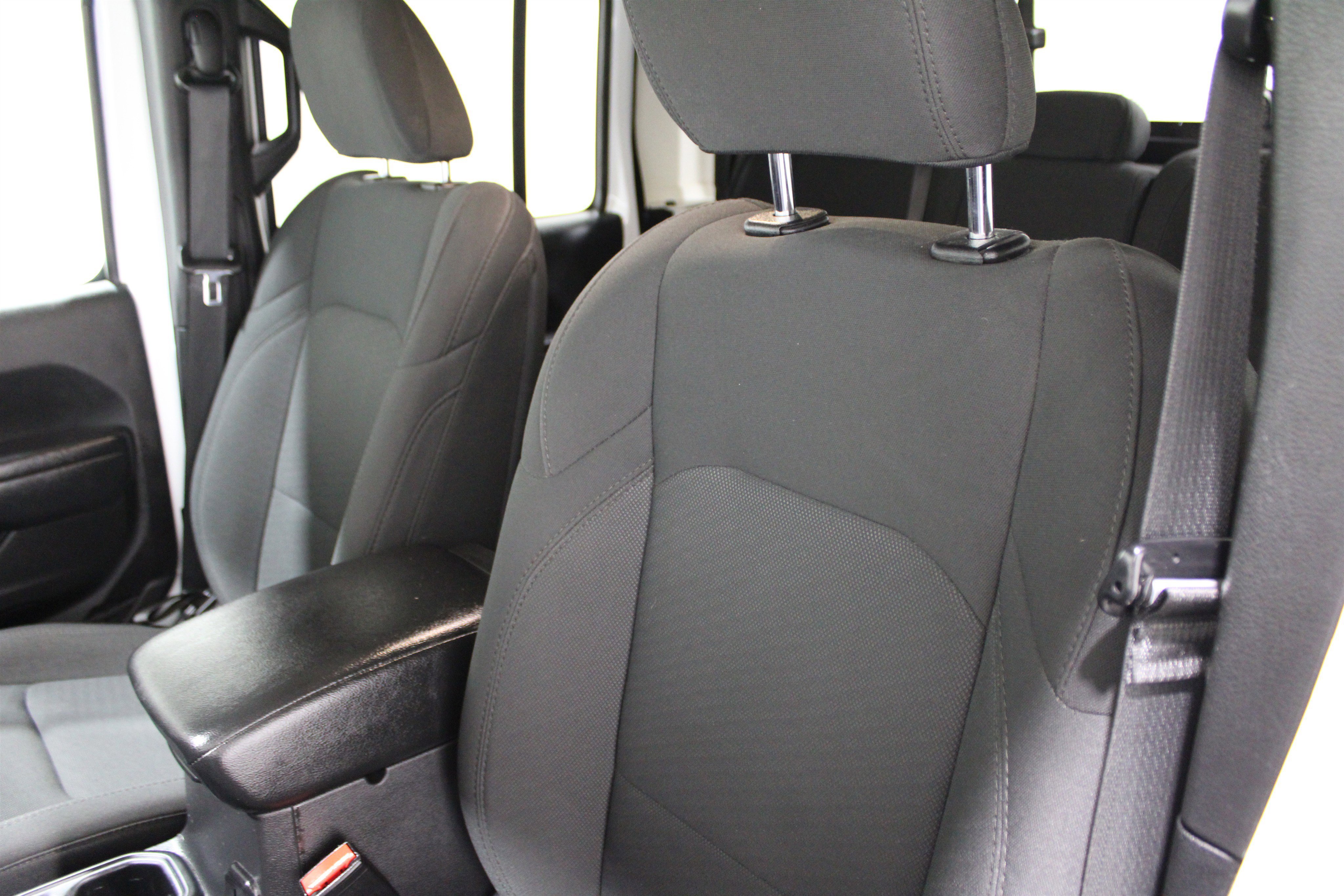 Used 2023 Jeep Gladiator Sport image 5