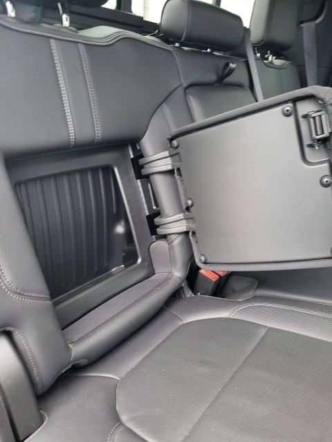 Used 2022 Chevrolet Silverado 1500 High Country w/ Technology Package AWD/4WD image 15