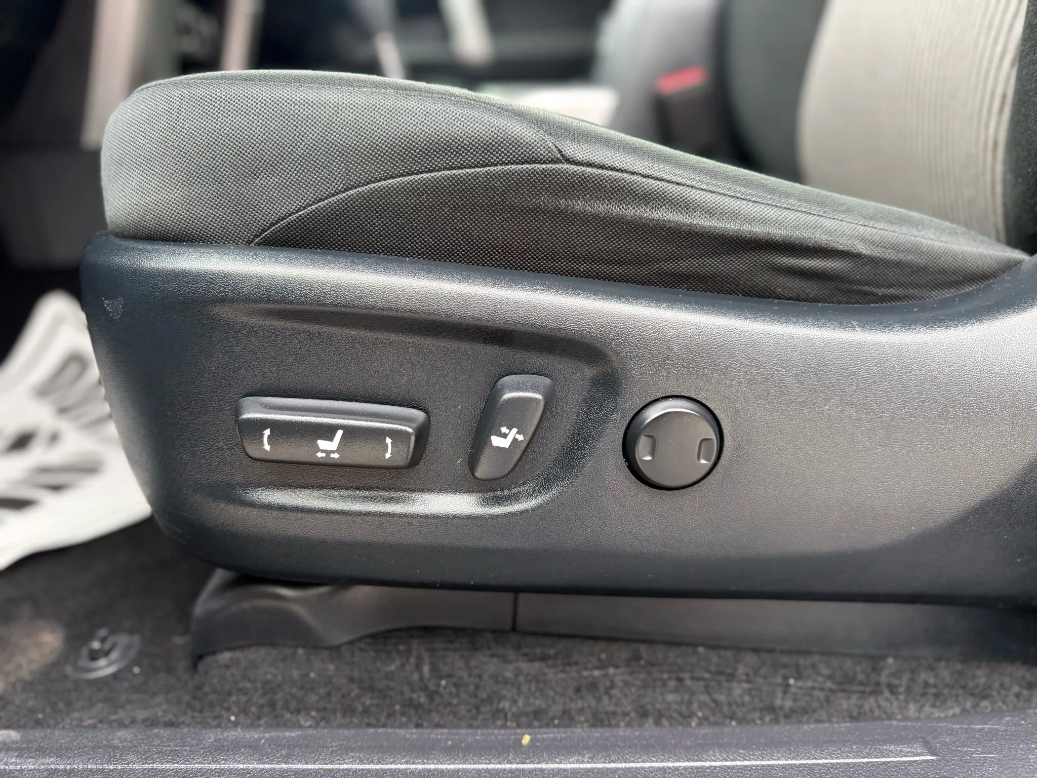 Used 2022 Toyota 4Runner SR5 image 16