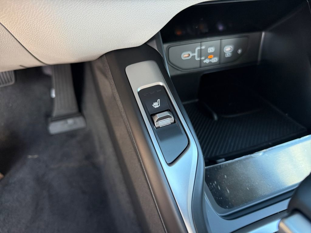 New 2025 Kia Sorento S image 18