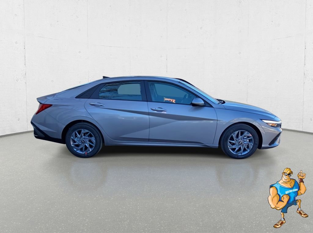 New 2026 Hyundai Elantra Hybrid w/ Cargo Package FWD image 4