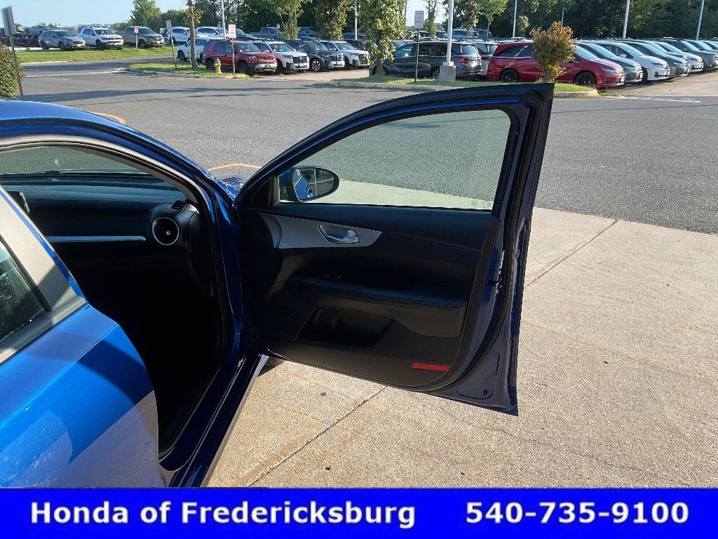 Used 2023 Kia Forte LXS w/ LXS Technology Package FWD image 19