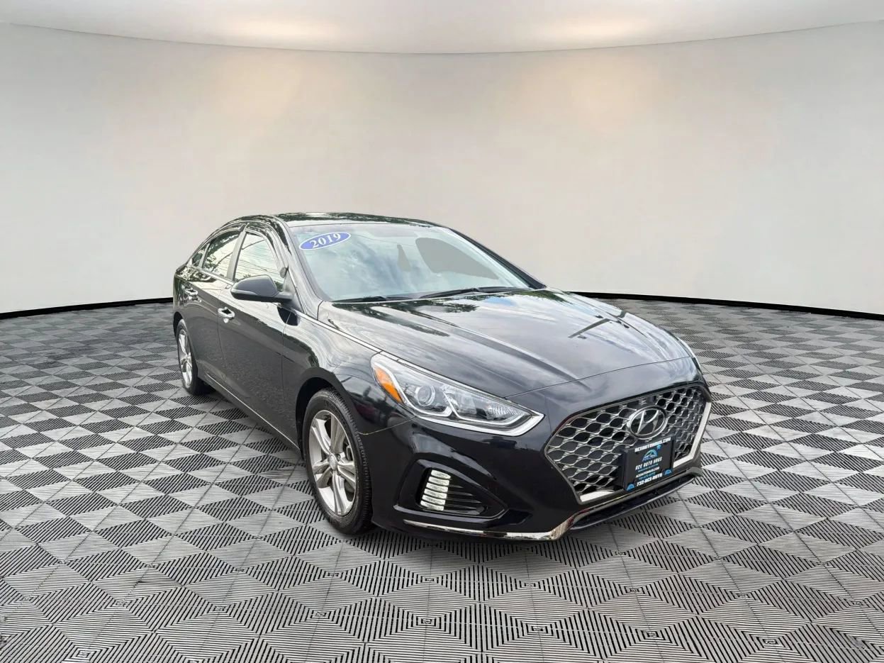 Used 2019 Hyundai Sonata SEL FWD image 1