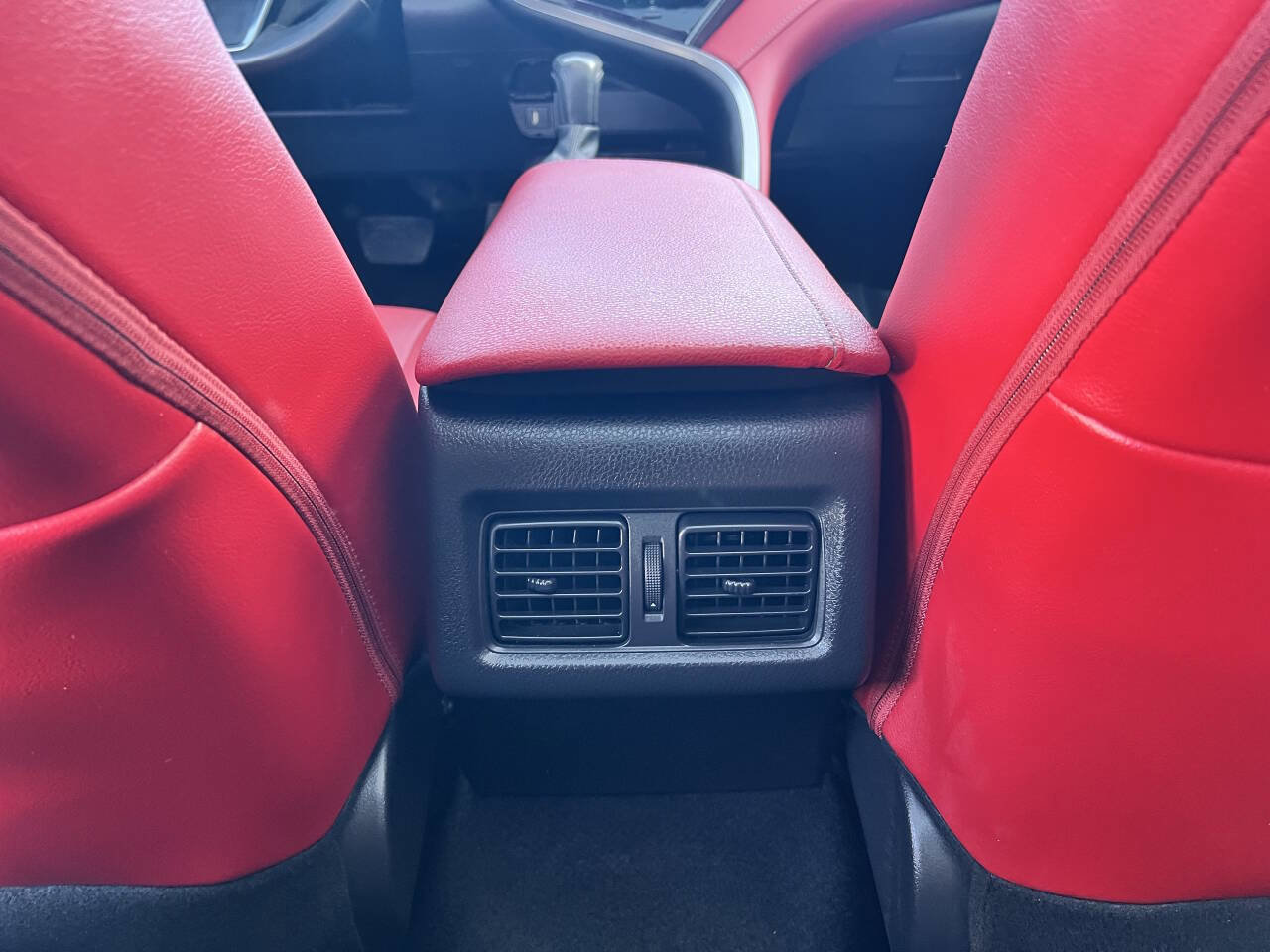 Used 2024 Toyota Camry XSE w/ Navigation Package image 36