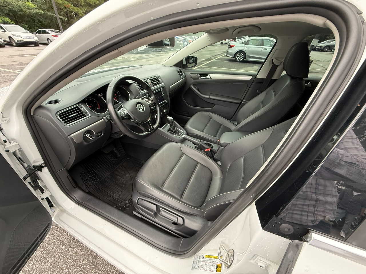 Used 2018 Volkswagen Jetta SE FWD image 8