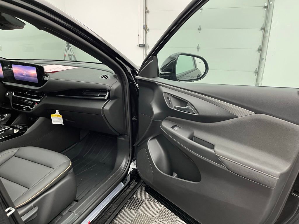 New 2025 Buick Envista Avenir image 25