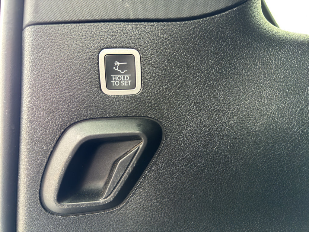 Used 2023 Jeep Wagoneer 4WD image 8