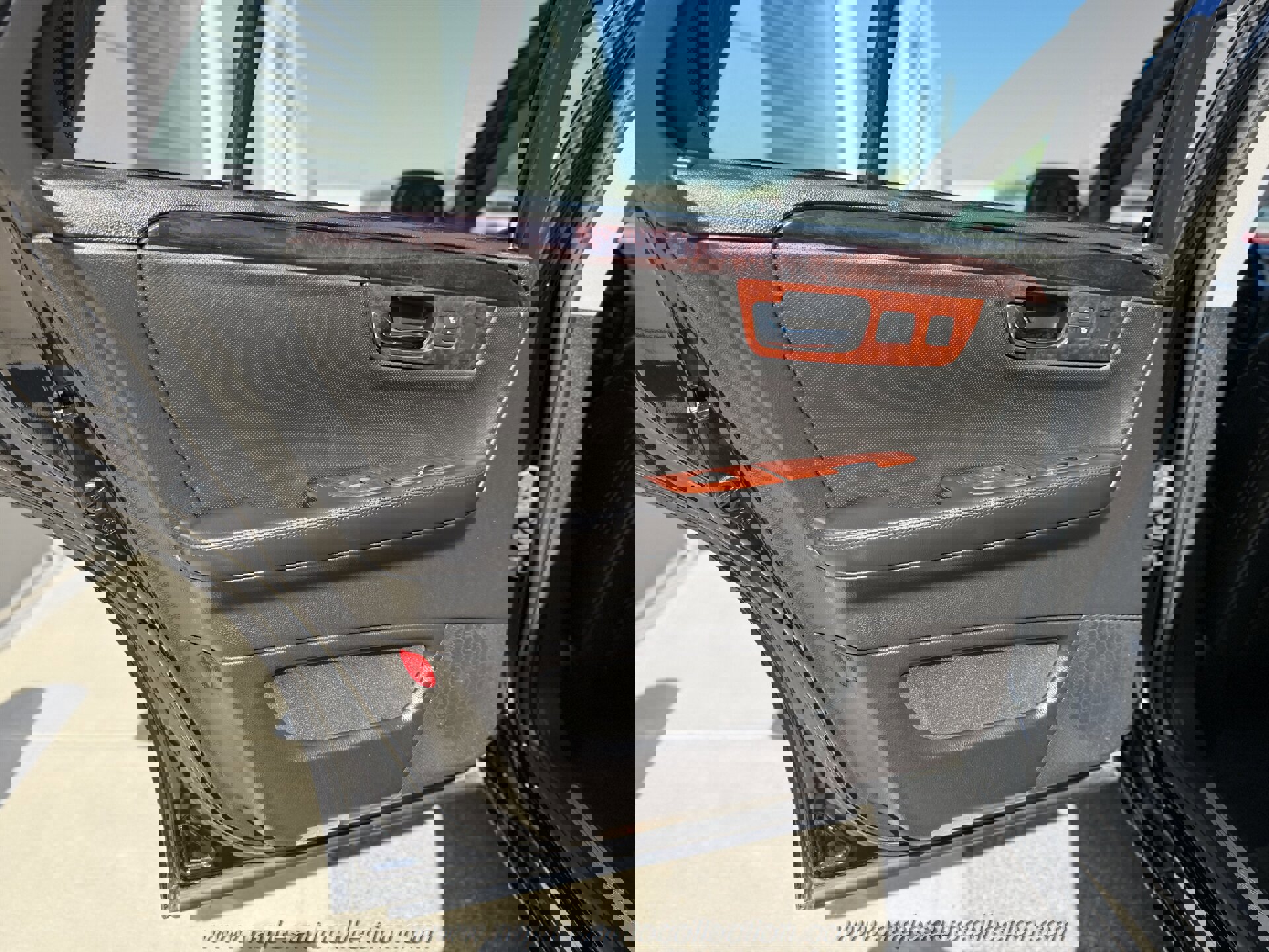 Used 2011 Cadillac DTS Premium image 29