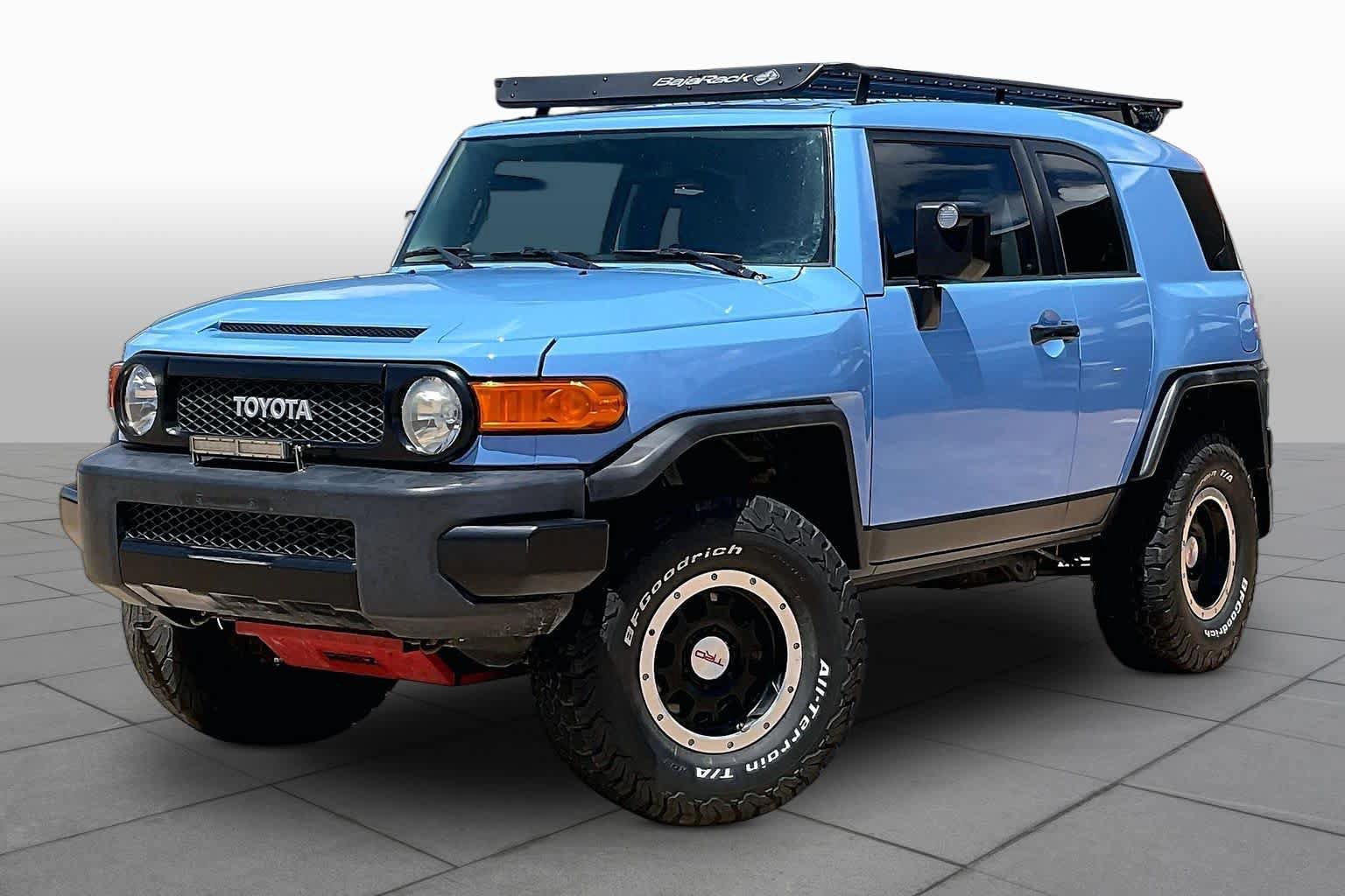 Used 2011 Toyota FJ Cruiser 4WD w/ TRD Sport Pkg image 2