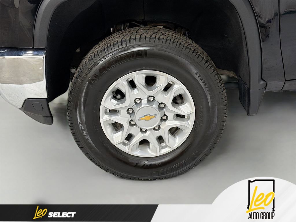 Used 2024 Chevrolet Silverado 2500 LTZ w/ LTZ Convenience Package AWD/4WD image 32
