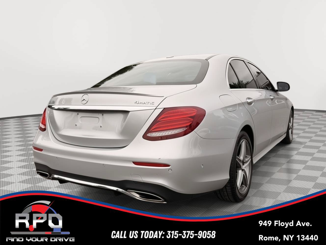 Used 2017 Mercedes-Benz E 300 4MATIC image 5