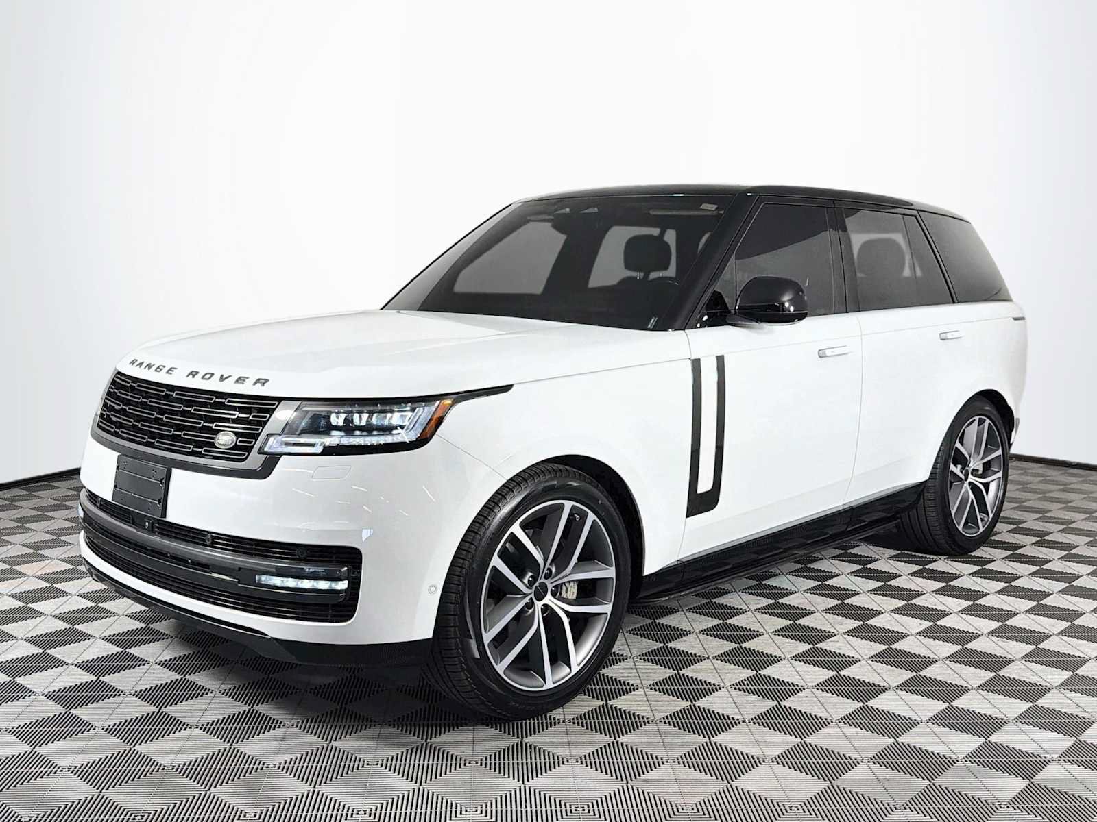 Used 2025 Land Rover Range Rover SE AWD/4WD image 30