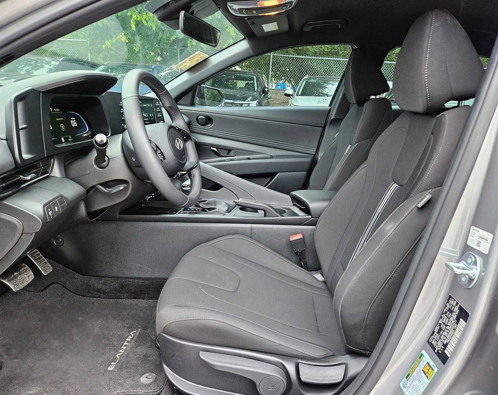Used 2025 Hyundai Elantra Sport FWD image 16