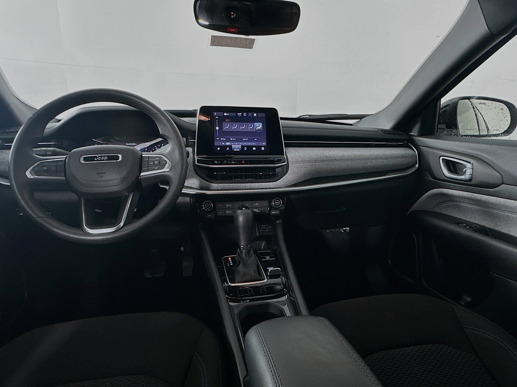 Certified 2025 Jeep Compass Sport image 26