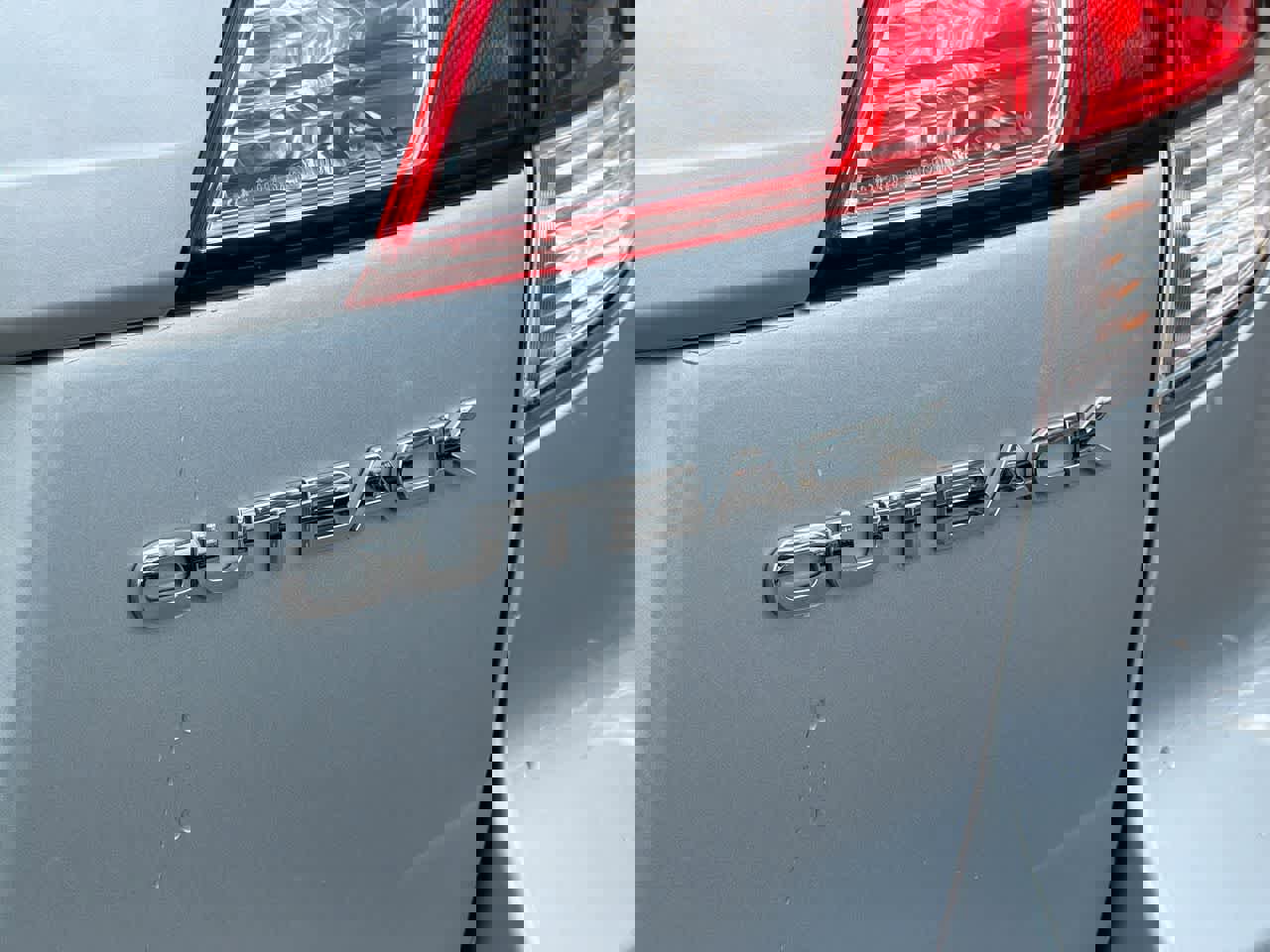 Used 2014 Subaru Outback 2.5i Premium w/ Accessory Value Package (OYX) image 19