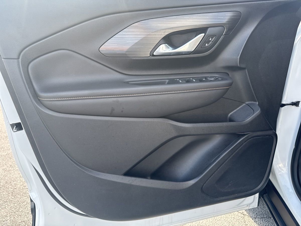 Used 2020 GMC Terrain SLT image 13