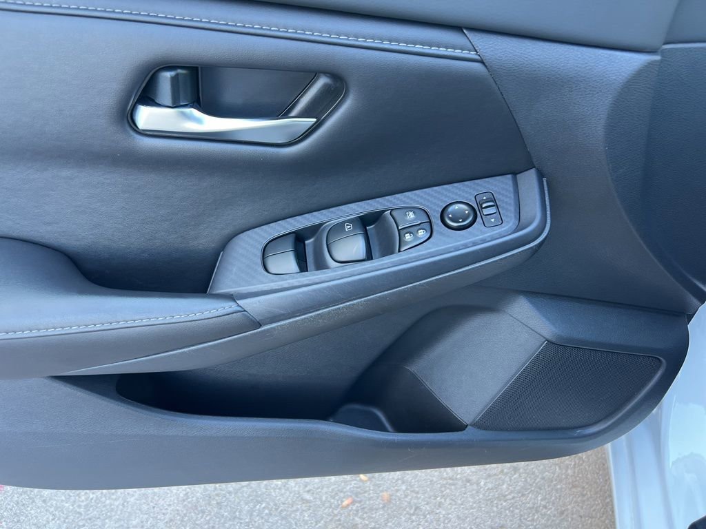 Used 2023 Nissan Sentra SV w/ Trunk Package image 14