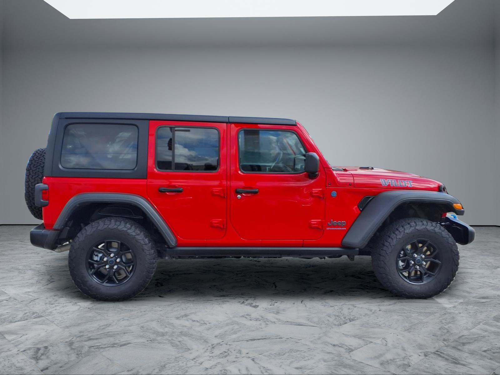 Used 2024 Jeep Wrangler Willys AWD/4WD image 8