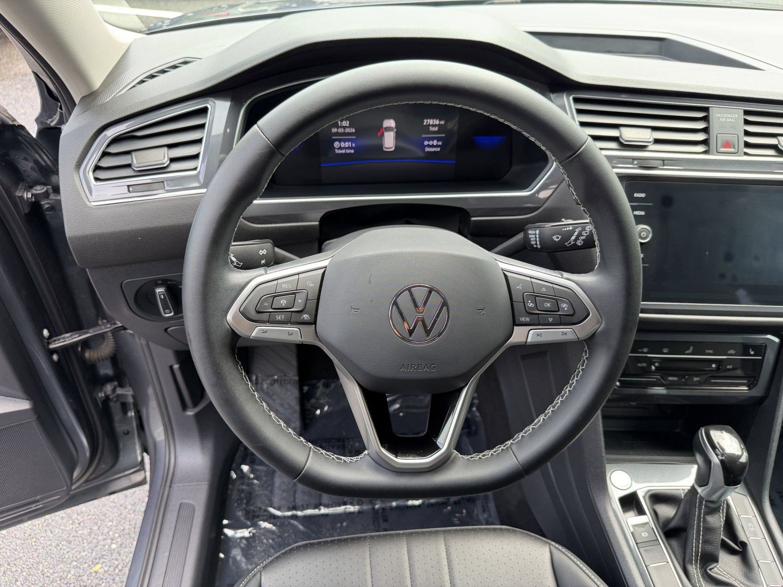 Used 2023 Volkswagen Tiguan SE FWD image 26