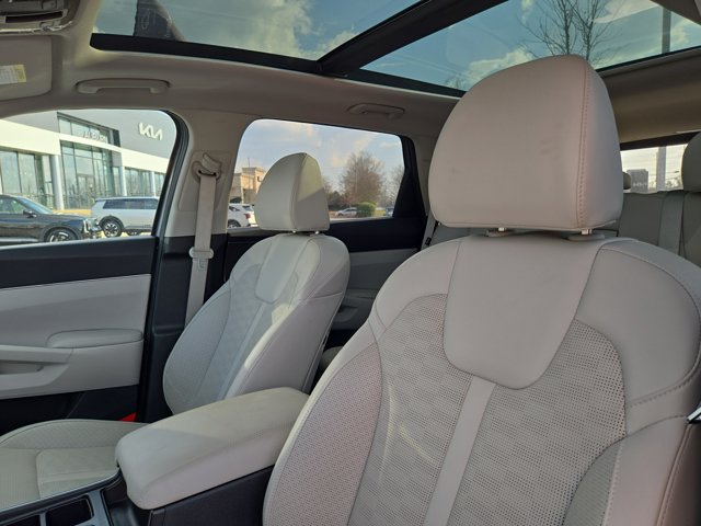Used 2025 Kia Sorento S w/ Panoramic Sunroof Package FWD image 25