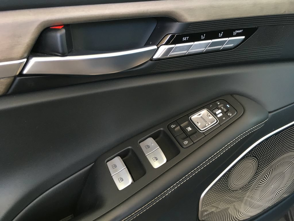 Used 2021 Genesis G90 3.3T Premium AWD/4WD image 22