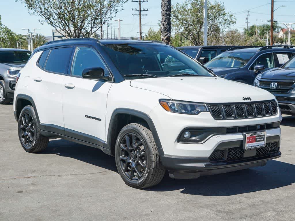 Certified 2023 Jeep Compass Latitude AWD/4WD image 3