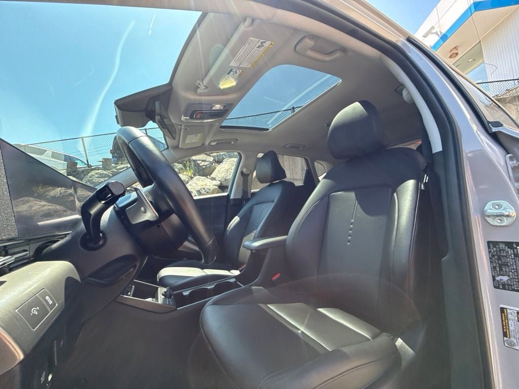 Certified 2024 Hyundai Kona Limited FWD image 14