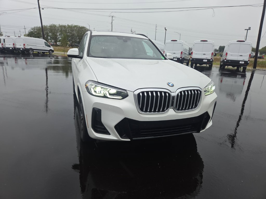 Used 2024 BMW X3 sDrive30i w/ Premium Package RWD image 2