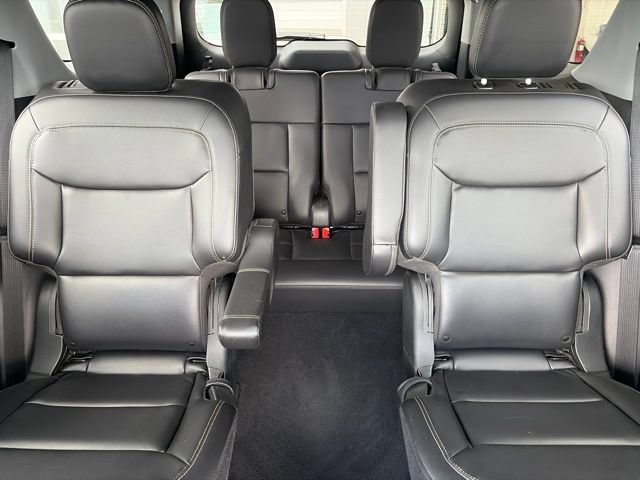 Used 2024 Ford Explorer XLT w/ Equipment Group 202A AWD/4WD image 22