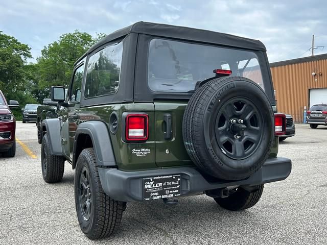 Used 2022 Jeep Wrangler Sport AWD/4WD image 5