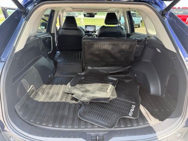 Used 2021 Toyota RAV4 Limited AWD/4WD image 30