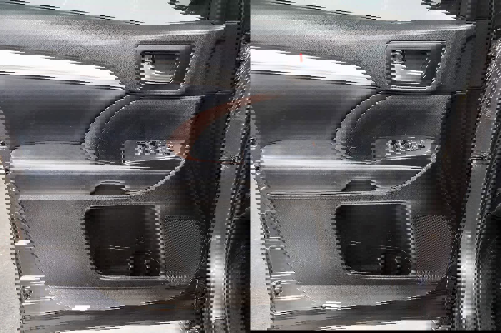 Used 2019 Toyota Highlander XLE image 22